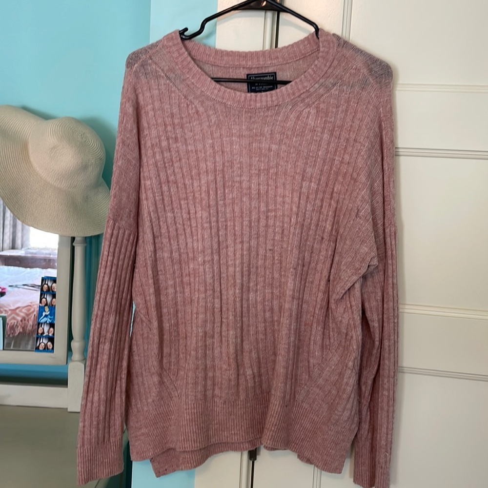 Light weight sweater